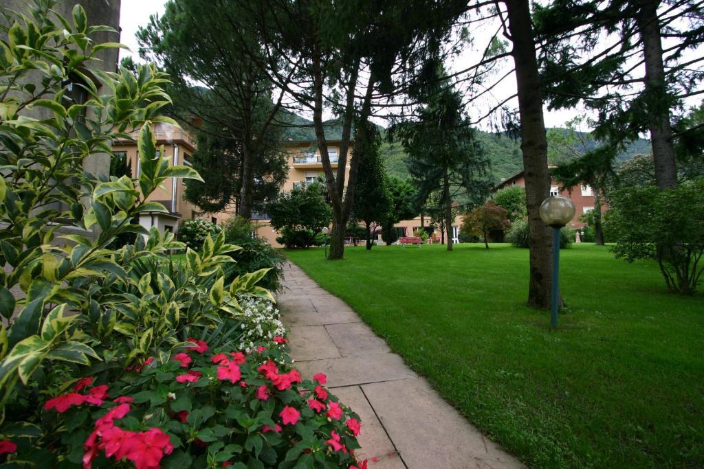 Hotel Castel Lodron Storo Экстерьер фото