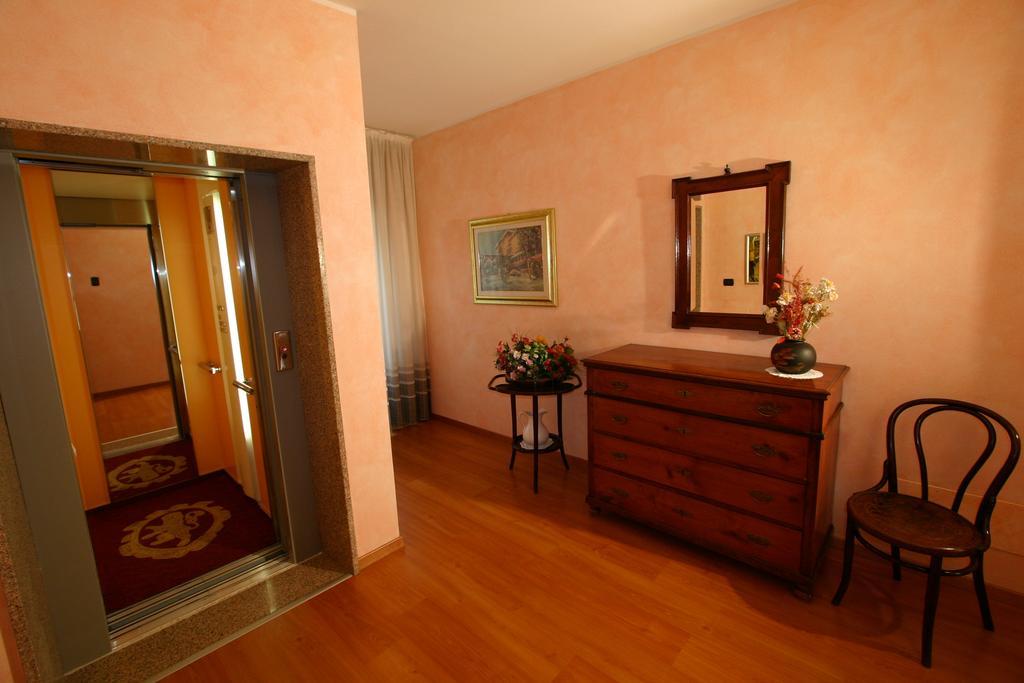 Hotel Castel Lodron Storo Экстерьер фото